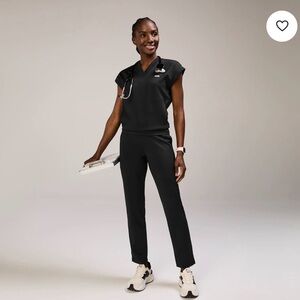 Figs FORMx scrub set,size S regular, black top Mira FORMx and bottoms Tena FORMx